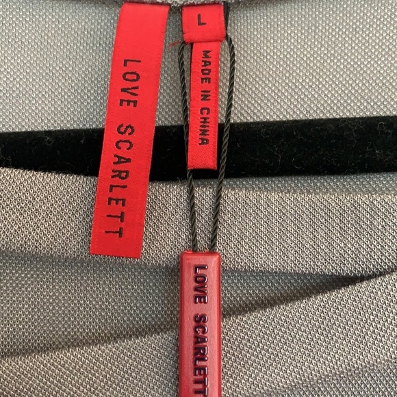 Love Scarlett asymmetrical criss cross long sleeve - Picture 5 of 6